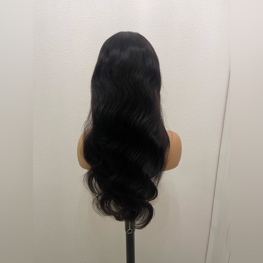 New! Unused! 26” 13x4 Full Frontal Body Wave Lace Front Wigs Human Hair Wig